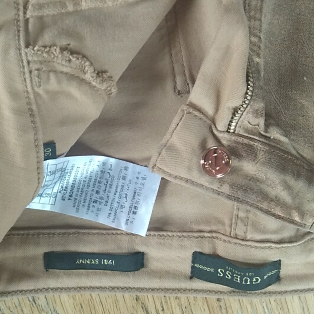 Guess - Picture 3 of 4